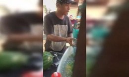 网红吃老汉瓜是谁,引发网友热议！