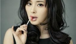 小天后爆料杨幂视频播放,揭秘小天后幕后生活片段